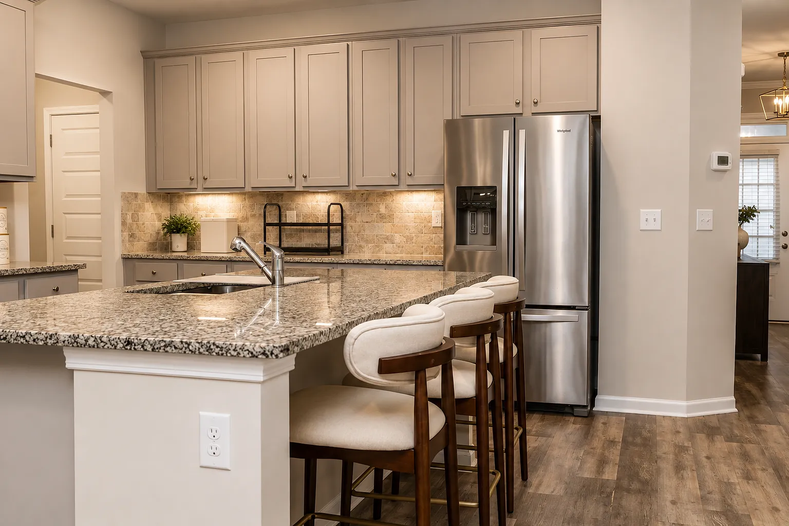 4 bed, 2.5 bath, 2482 sqft, $2,485 — Photo 3