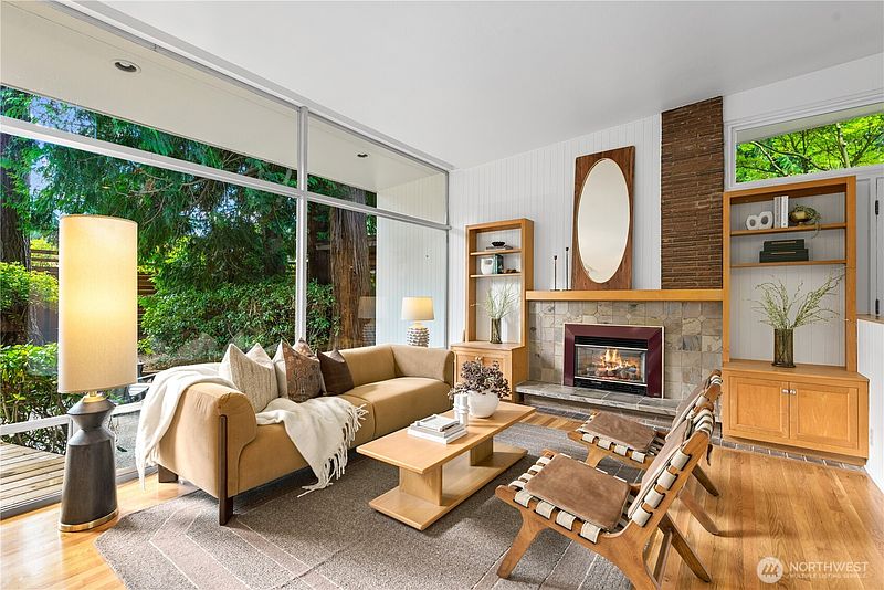 2nd image of 8504 43rd Avenue NE