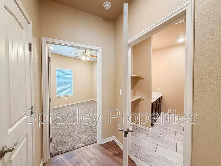 1003A Laurel Dr — Photo 9