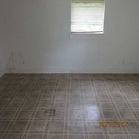 2nd image of 3431 Club House Rd
