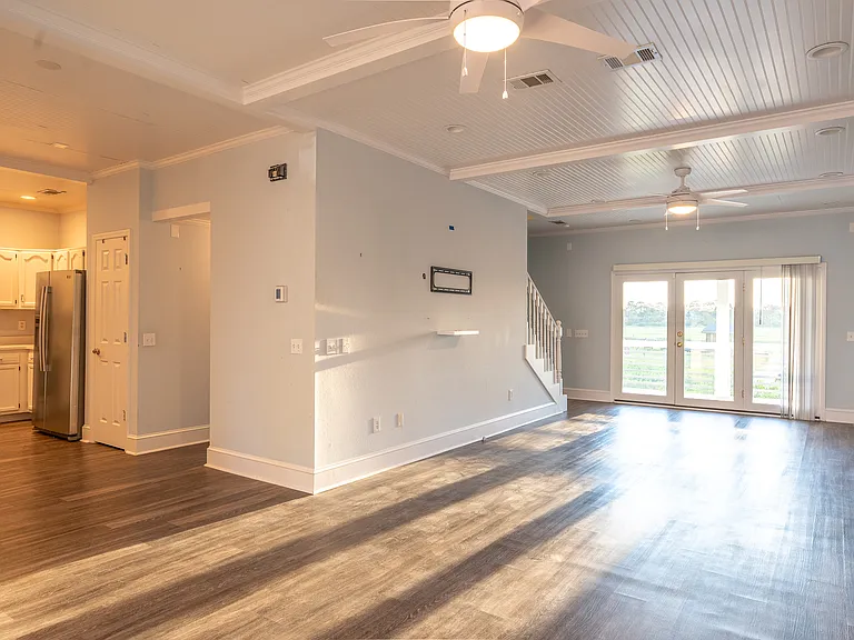 909 Miller Ave #B — Photo 15