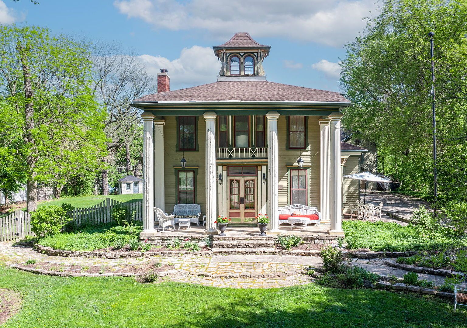 241 E Washington St, West Chicago, IL 60185 Zillow