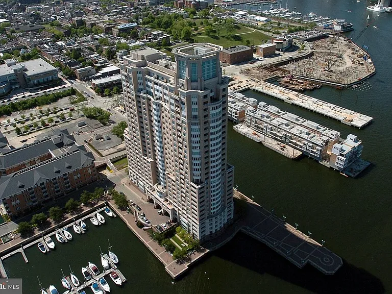 100 Harborview Dr #411 — Photo 2