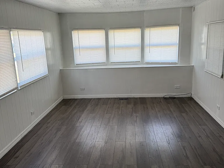 1714 Missouri Ave — Photo 8