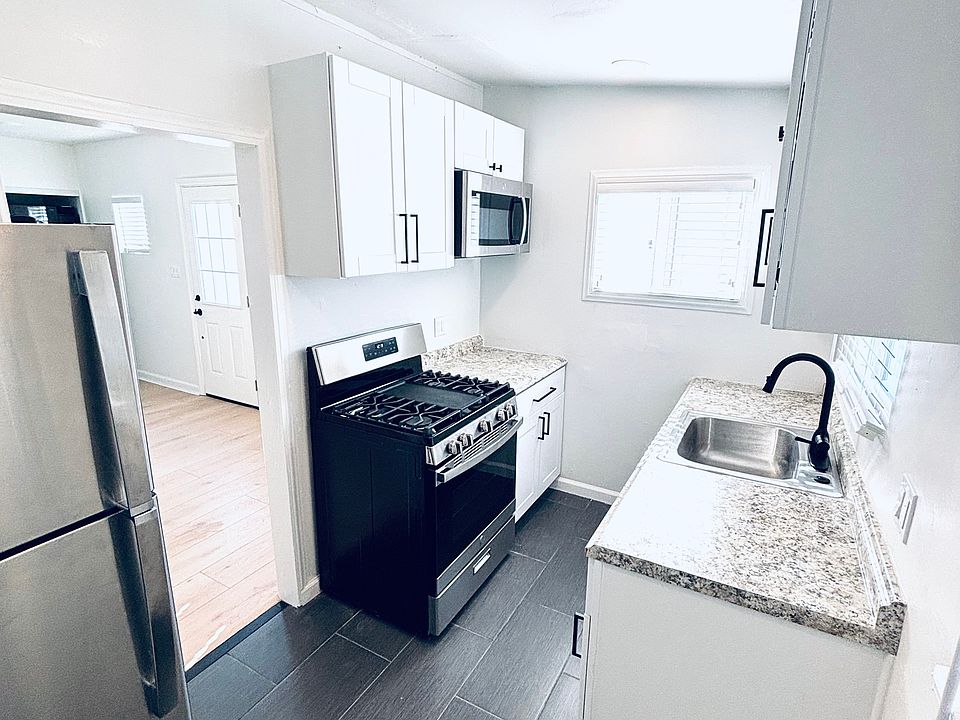 1st image of 468 A Ave #1/2