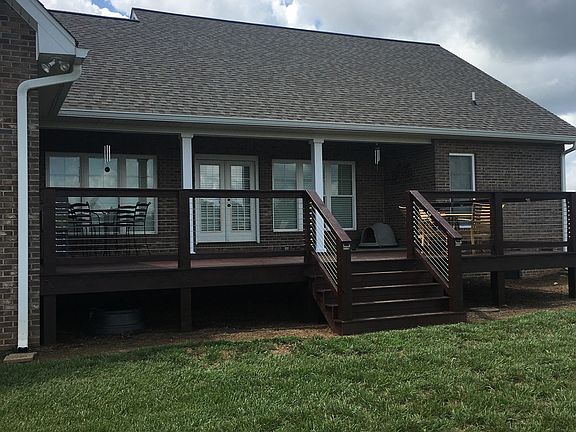 Large deck overlooking back 