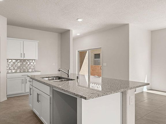 4th image of 5626 Newhall Dr SE
