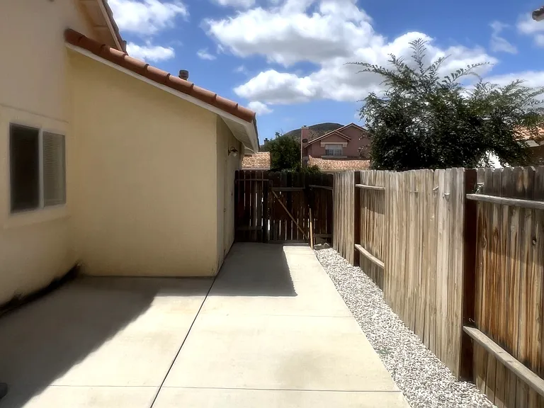 4264 Willowcreek Ct — Photo 11