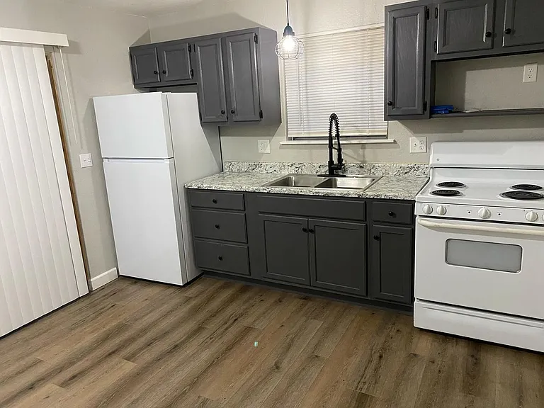 4223 Sunset Dr #4 — Photo 16