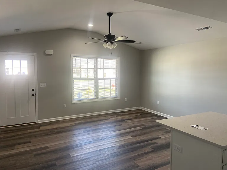 7041-7043 Caravan Dr — Photo 4