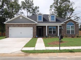 210 Saint Augustine Dr, Bonaire, GA 31005