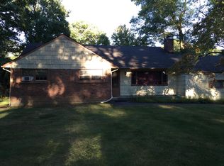 43 Quaker Path, Stony Brook, NY 11790