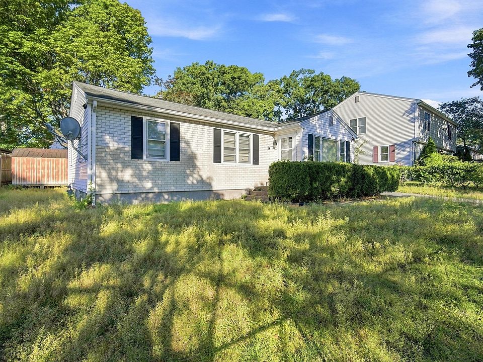1st image of 74 Leatherleaf Dr