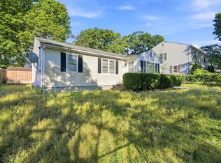 74 Leatherleaf Dr, Springfield, MA 01109