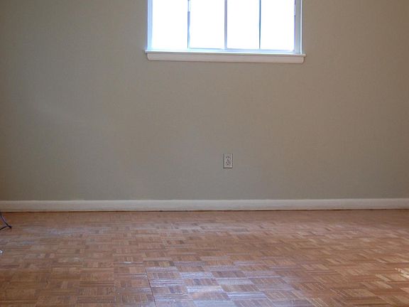 5th image of 14 Longwood Dr