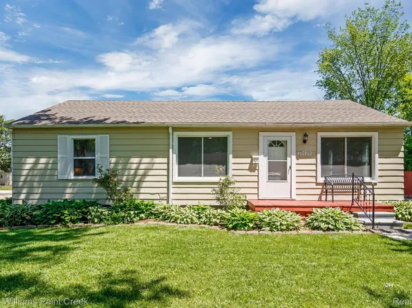 30020 Brentwood St, Southfield, MI 48076