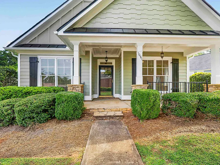 1081 Carriage Ridge Dr — Photo 1