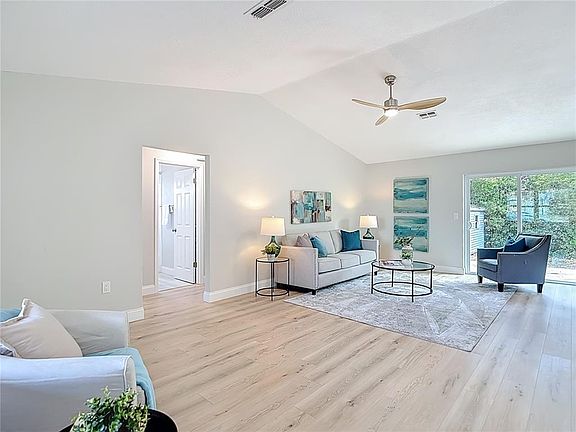 4th image of 1256 Bentley Ave