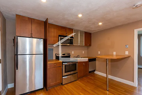 47 Gardner St Photo 1