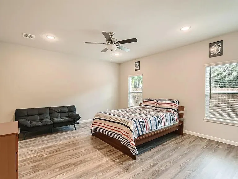 4834 Van Fleet St — Photo 9