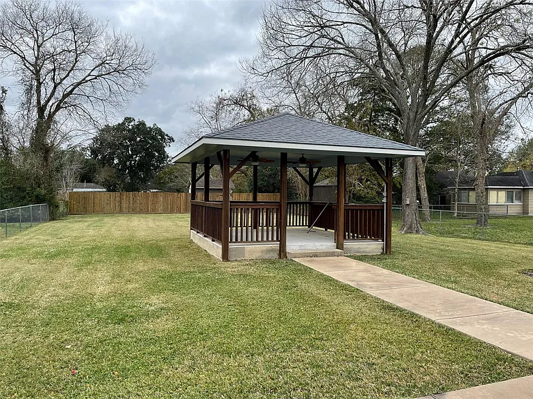 1018 S Booth Ln — Photo 16