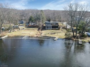 199 Lake Shore Dr, Hewitt, NJ
