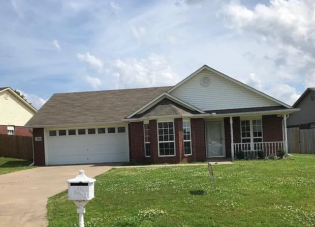 3806 Owen St — Photo 1