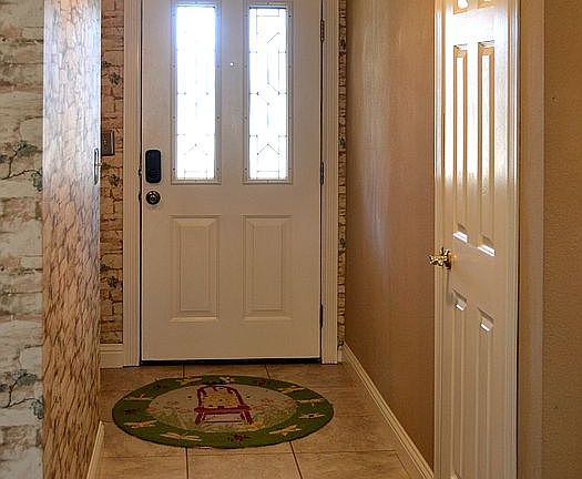 Entry way with coat closet