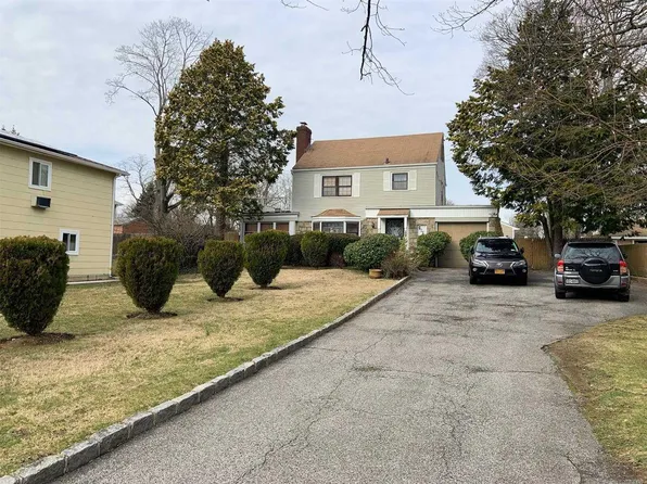 160 Whitehouse Ave, Roosevelt, NY 11575