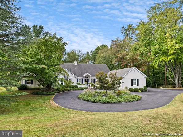 603 Swallow Hollow Rd, Wilmington, DE 19807