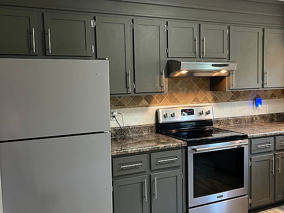 2nd image of 2470 Wyatt St #2470