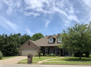 5011 Rustic Oak Dr, Longview, TX 75604