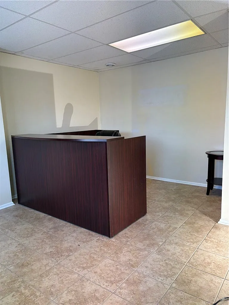 Studio, 1050 sqft, $2,625 — Photo 2