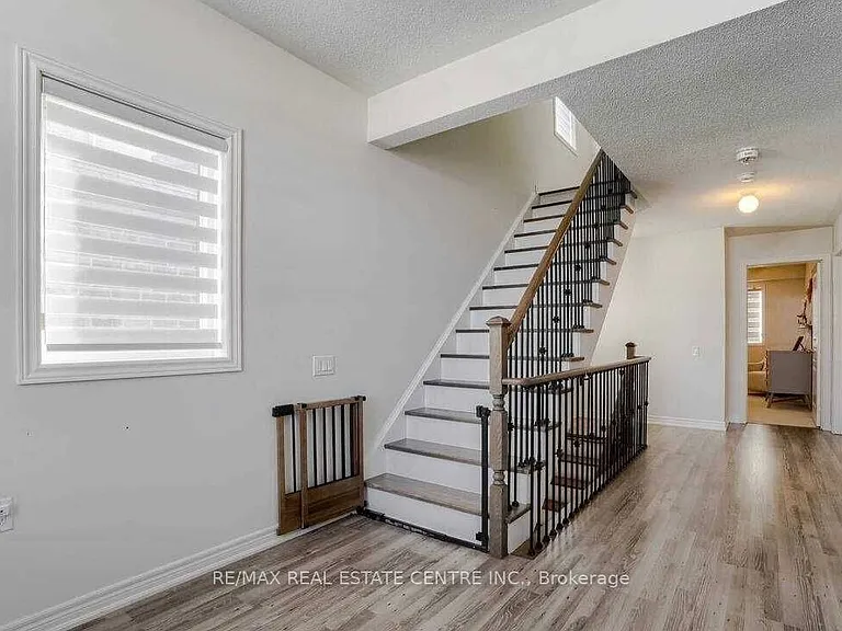 5 Blackberry Valley Cres #UPPER — Photo 7