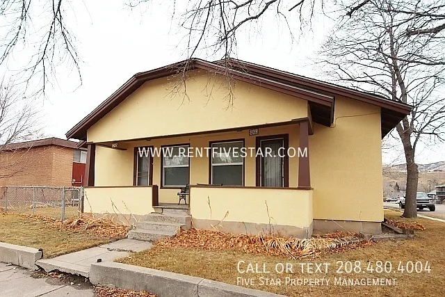 807 S Main St — Photo 1