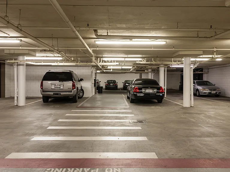 Lincoln Park Apartments — Photo 24