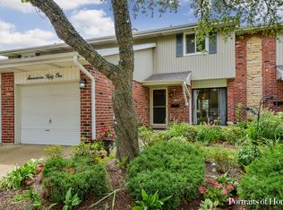 1751 Trent Ct, Wheaton, IL