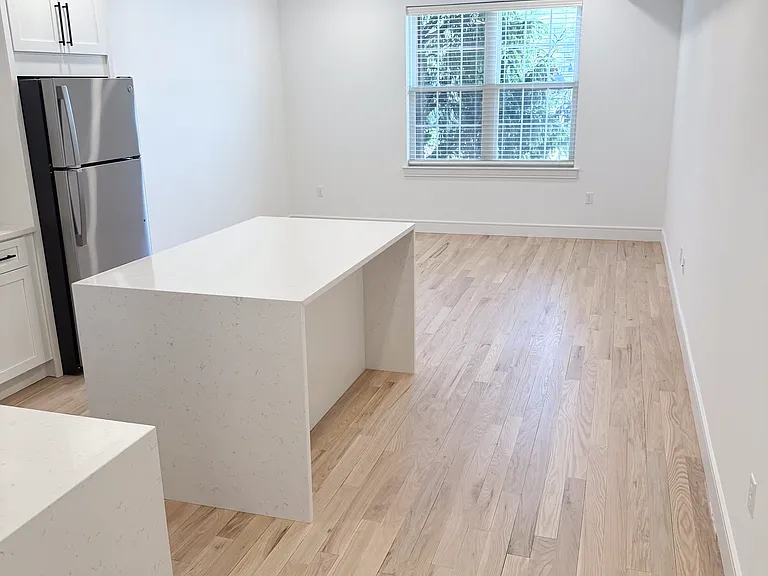 323 Union Blvd #3I — Photo 8