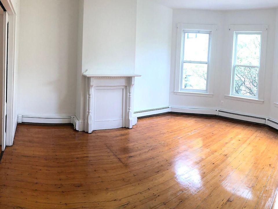 2nd image of 256 Windsor St #254-3R