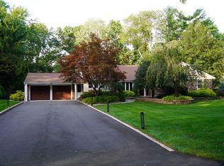 465 Weymouth Dr, Wyckoff, NJ 07481