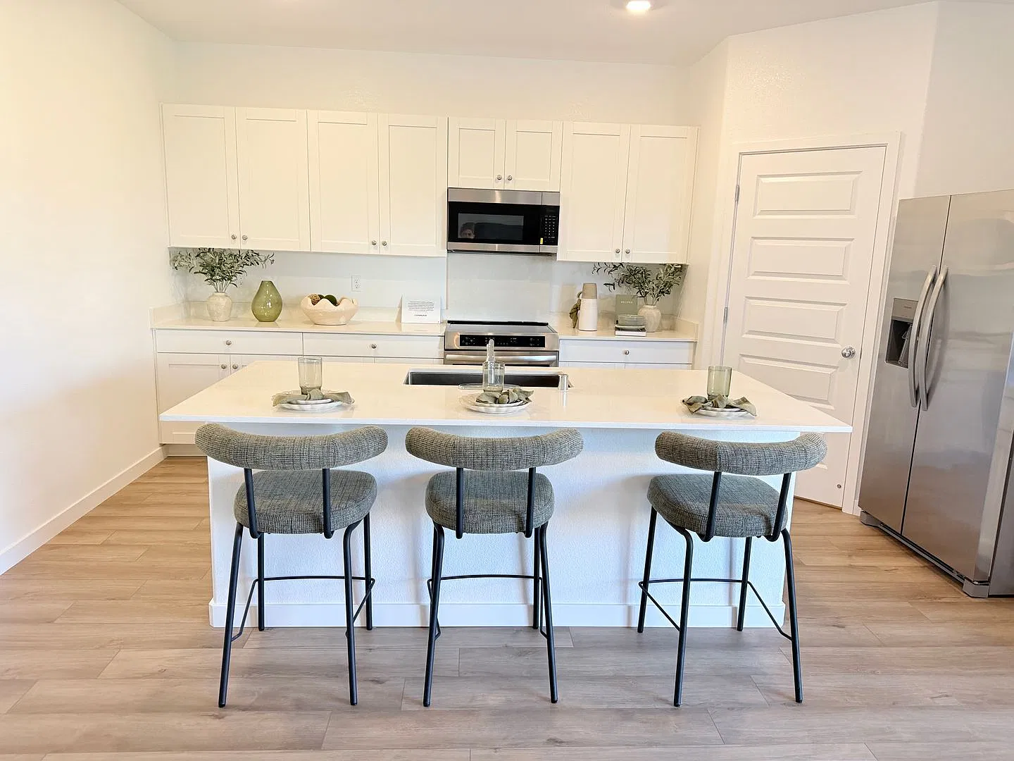 Stunning 5-Bedroom Lennar Home | Northeast-Facing | Abundant Natural Light | Open Views & Resort-... — Photo 4