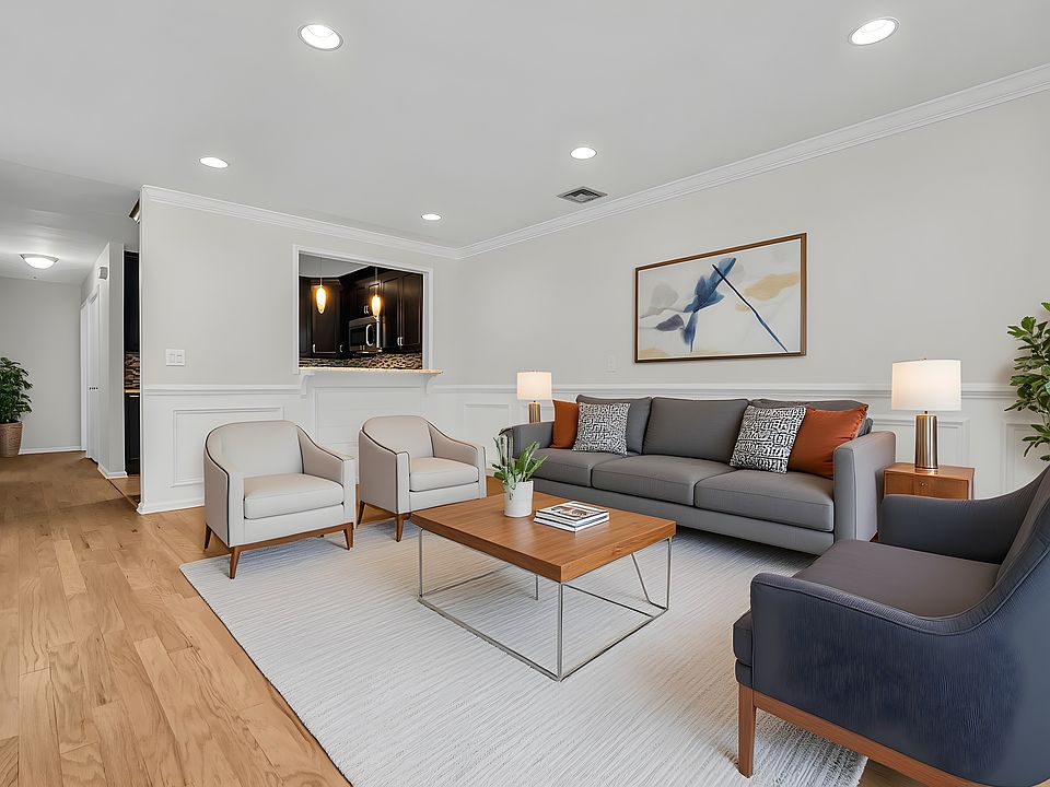 Living Area (virtually staged)