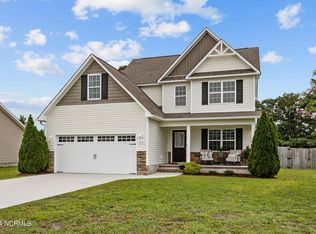 612 Parsley Dr, Hubert, NC 28539