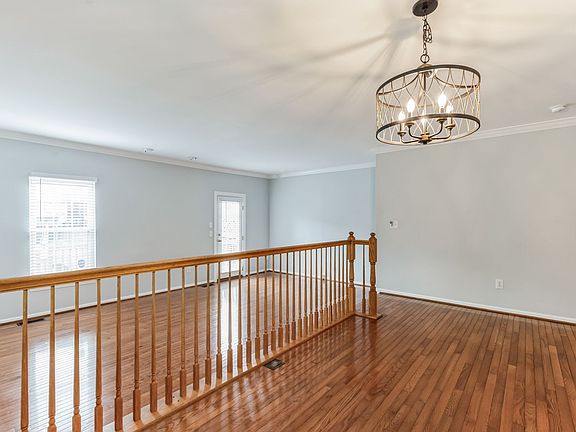 4th image of 5201 Dunstable Ln