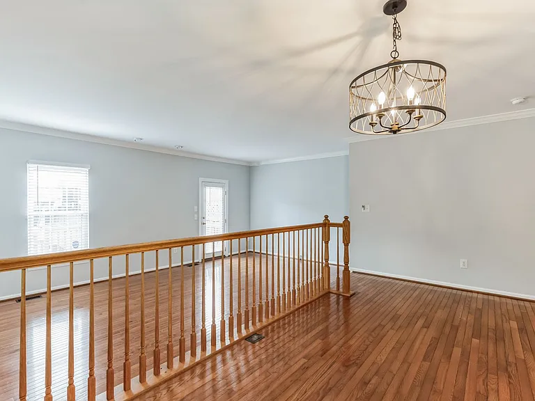 5201 Dunstable Ln — Photo 4