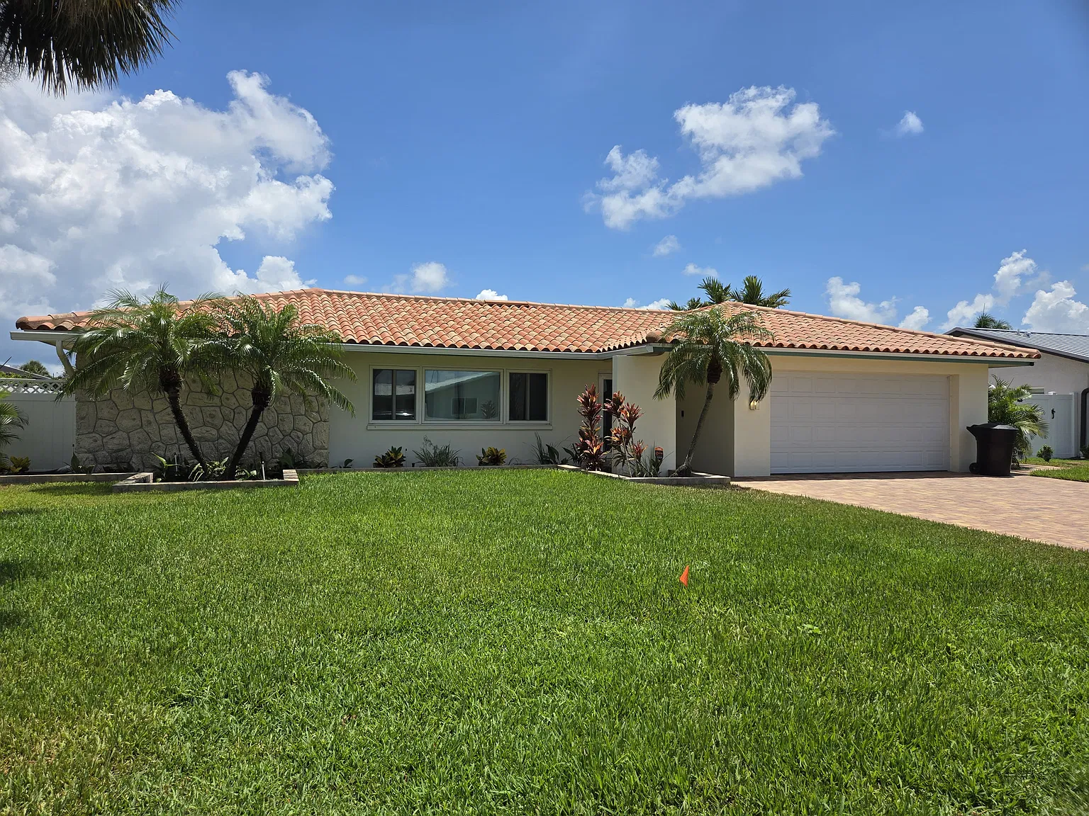 3 bed, 1944 sqft, $6,500 — Photo 2