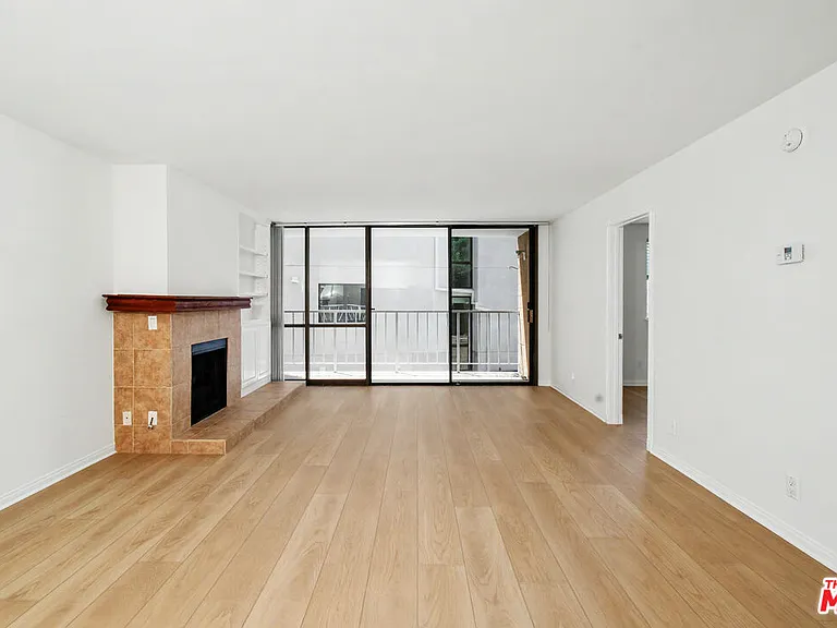 10966 Rochester Ave #1D — Photo 3