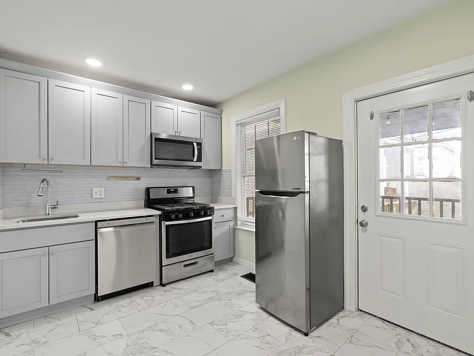 8 Bantry Way #1
