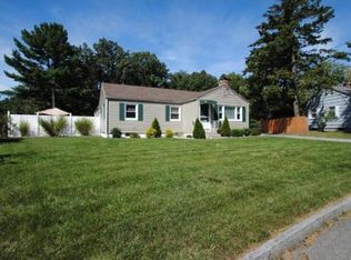 102 Kirk Dr, Springfield, MA 01109
