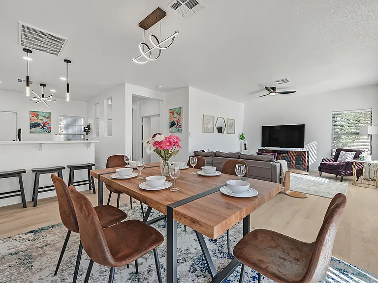 9825 Garamound Ave — Photo 2